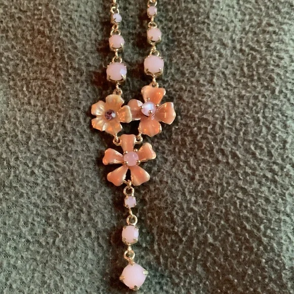 Gorgeous gold, pink and peach necklace, earring and bracelet set. - Picture 3 of 8